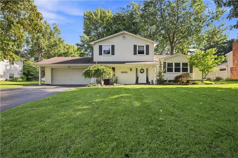 Homes For Sale - 117 Parkmeadow Drive<br/> Henrietta, NY 14534