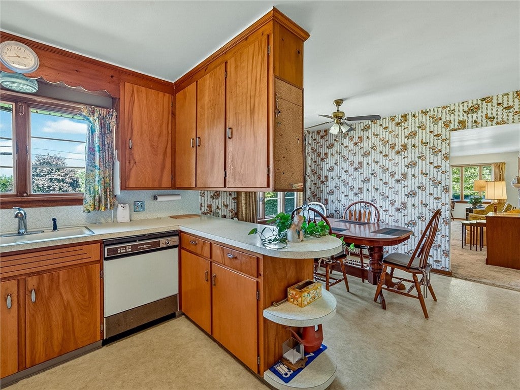 7798 E Main Road