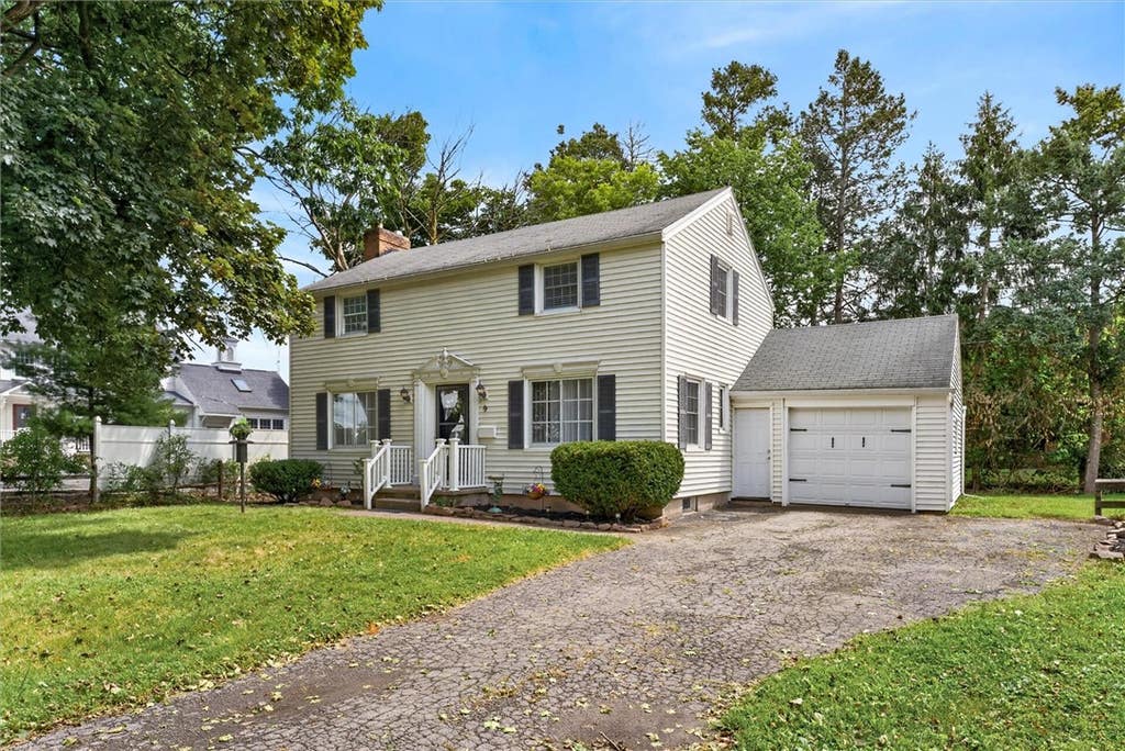 Photo of 9 Apollo Drive, Greece, NY 14626 (MLS # R1704837)