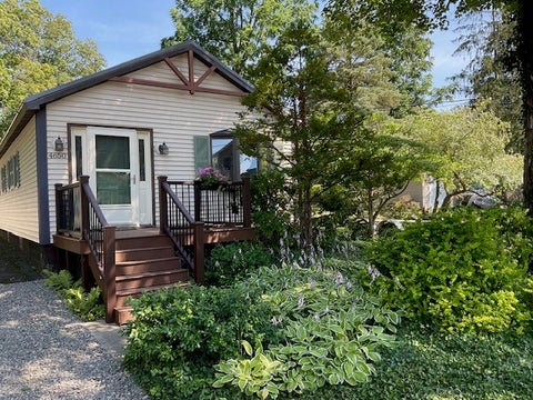 Photo of 4650 E Lakeview Drive, Owasco, NY 13021 (MLS # R1704592)