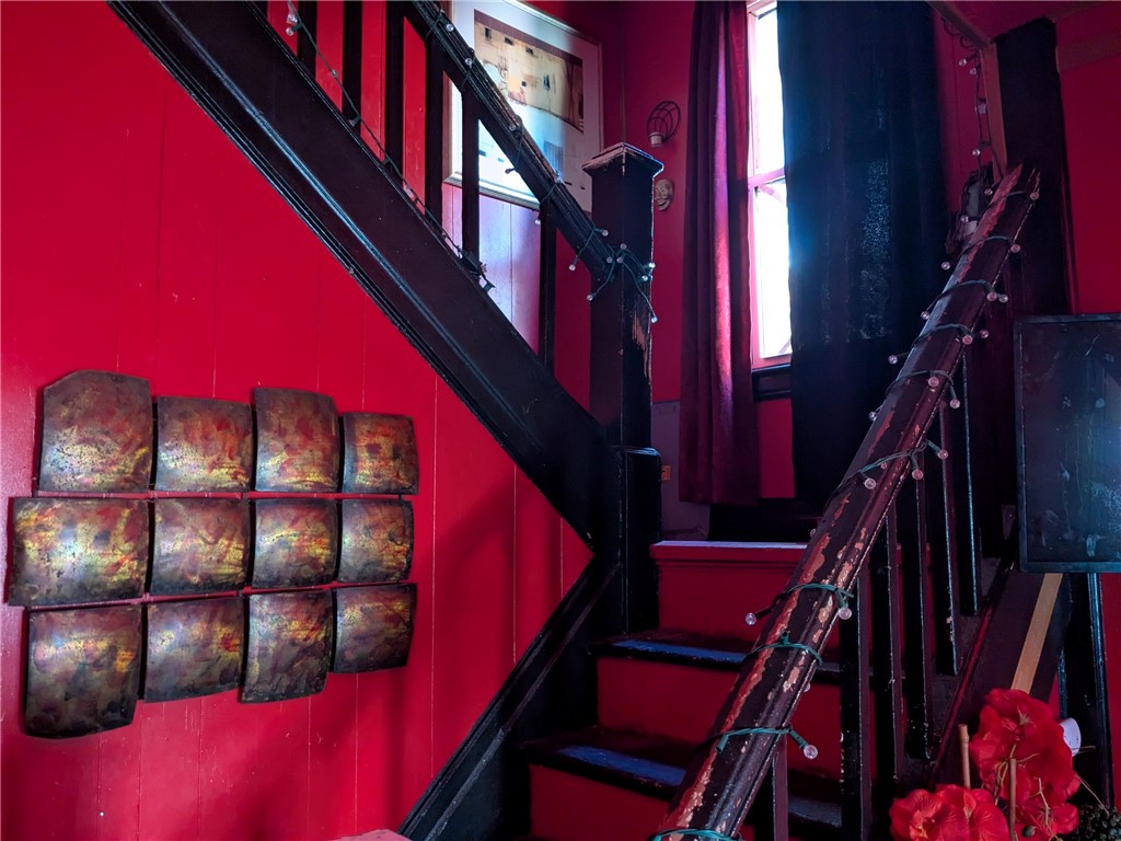 77 Roycroft Drive Drive