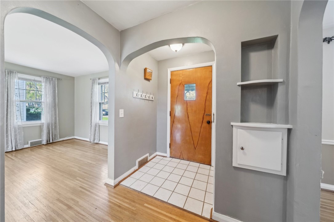 72 Hampshire Drive, Brighton, New York image 8