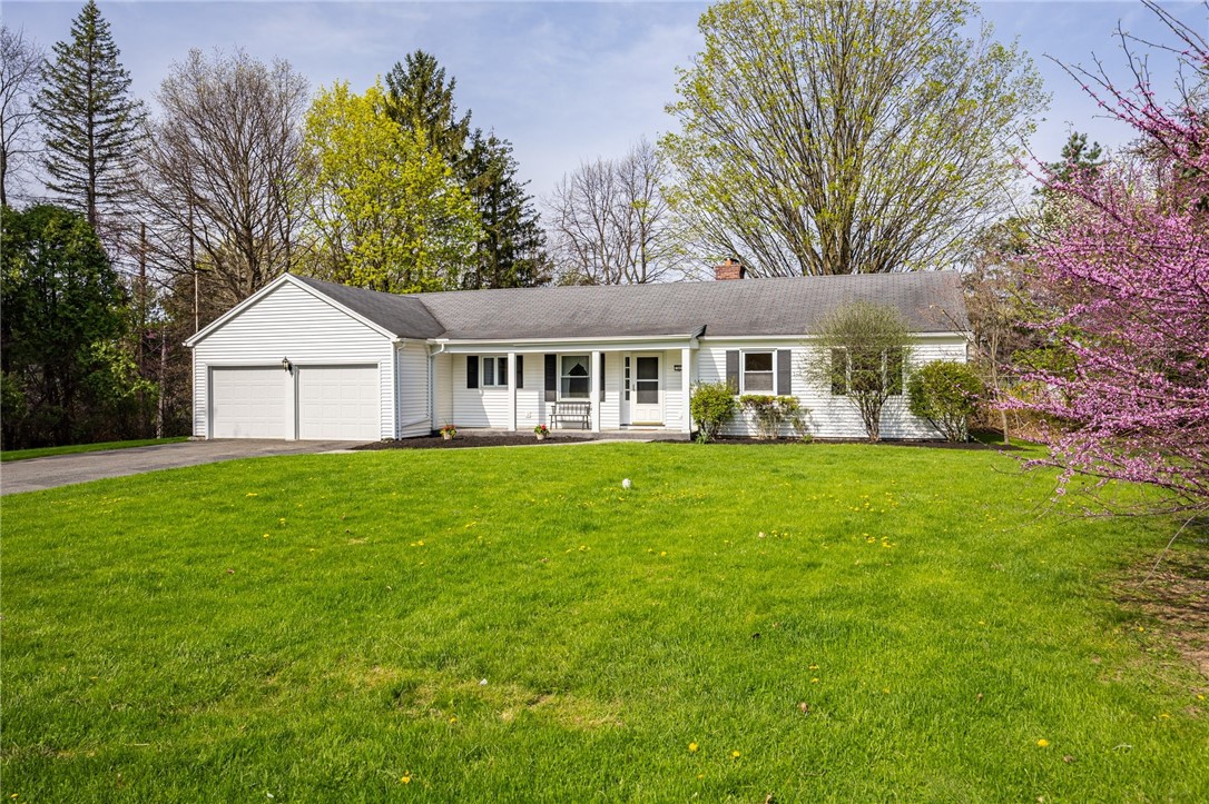 32 Cricket Hill Drive, Pittsford, New York image 1