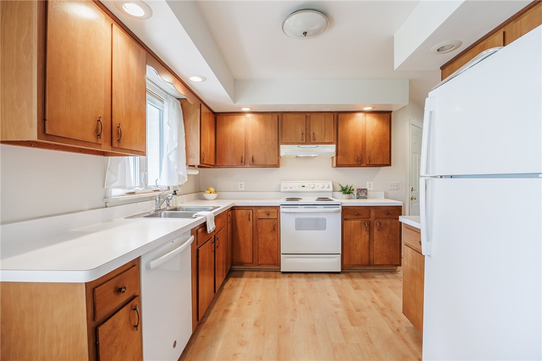 32 Cricket Hill Drive, Pittsford, New York image 7