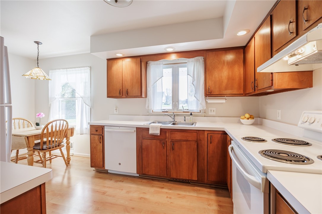32 Cricket Hill Drive, Pittsford, New York image 10