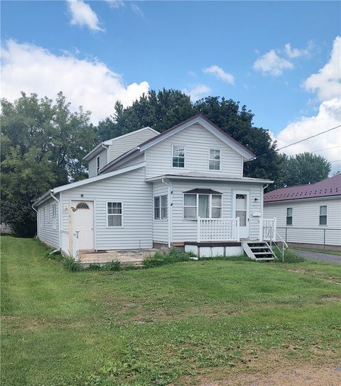 Homes For Sale - 111 E Elizabeth Street<br/> Seneca County, Waterloo, NY 13165
