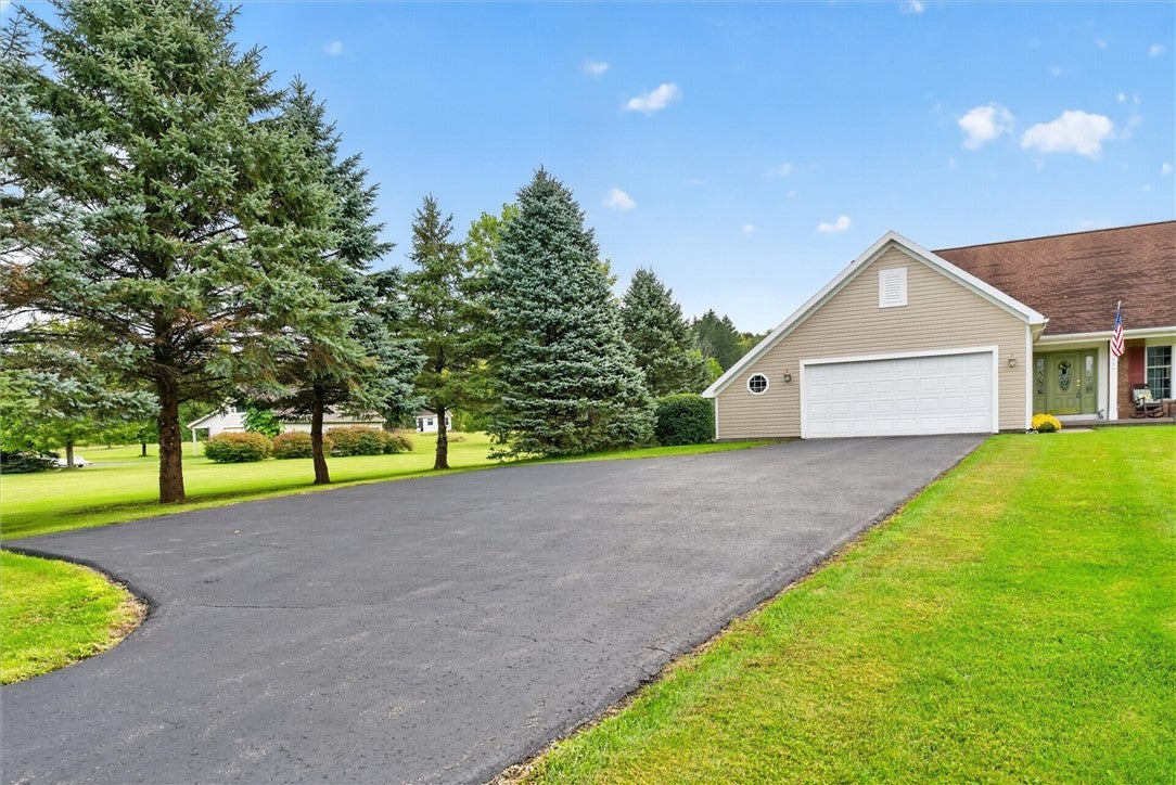 4394 Witherden Rd Road