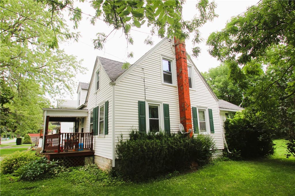 Photo of 428 Clinton Street St, Lockport City, NY 14094 (MLS # R1704918)