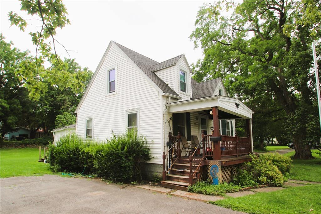 Photo of 428 Clinton Street St, Lockport City, NY 14094 (MLS # R1704918)