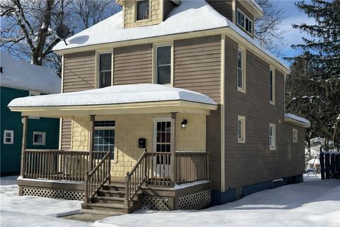 Photo of 23 King Street, Norwich, NY 13815 (MLS # R1660137)
