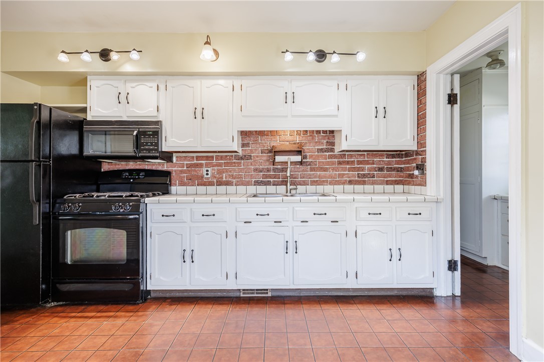 280 Yarmouth Road, Rochester, New York image 13