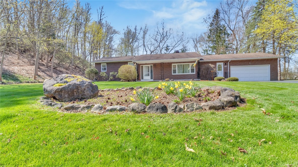 57 Winterset Drive, Penfield, New York image 1