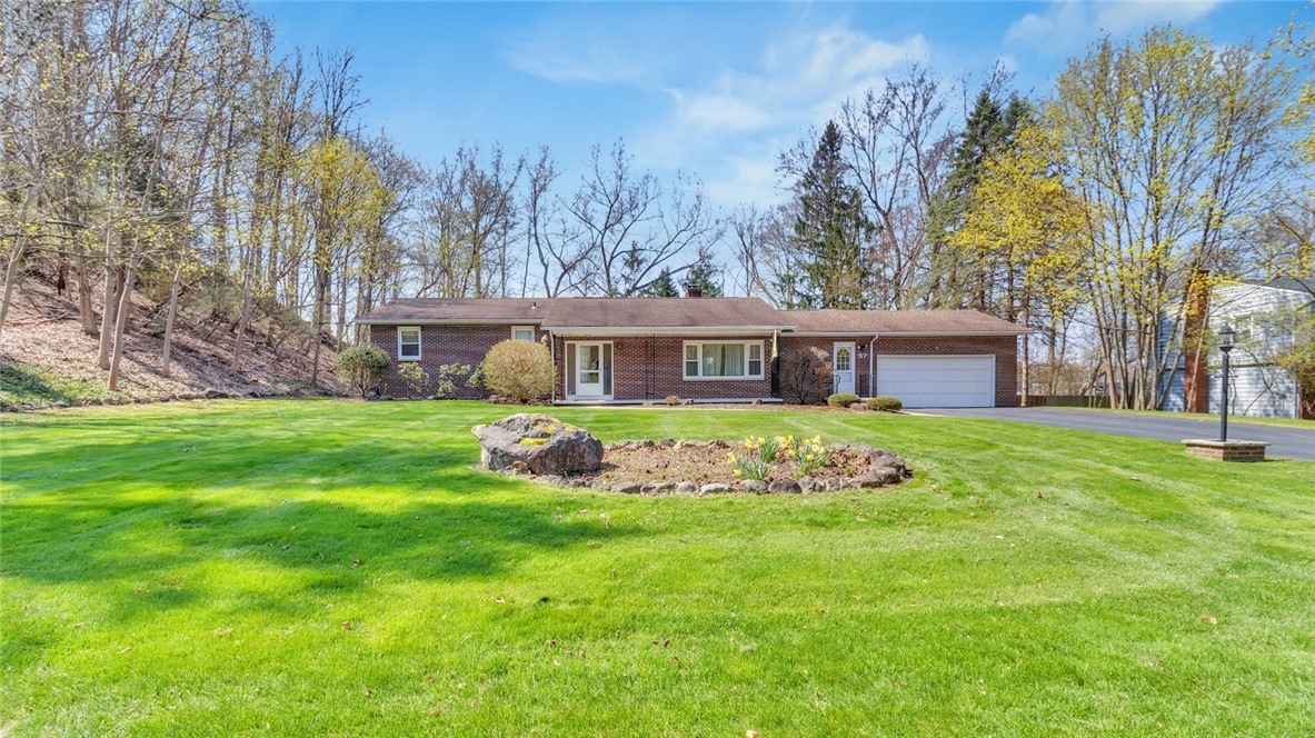 57 Winterset Drive, Penfield, New York image 3