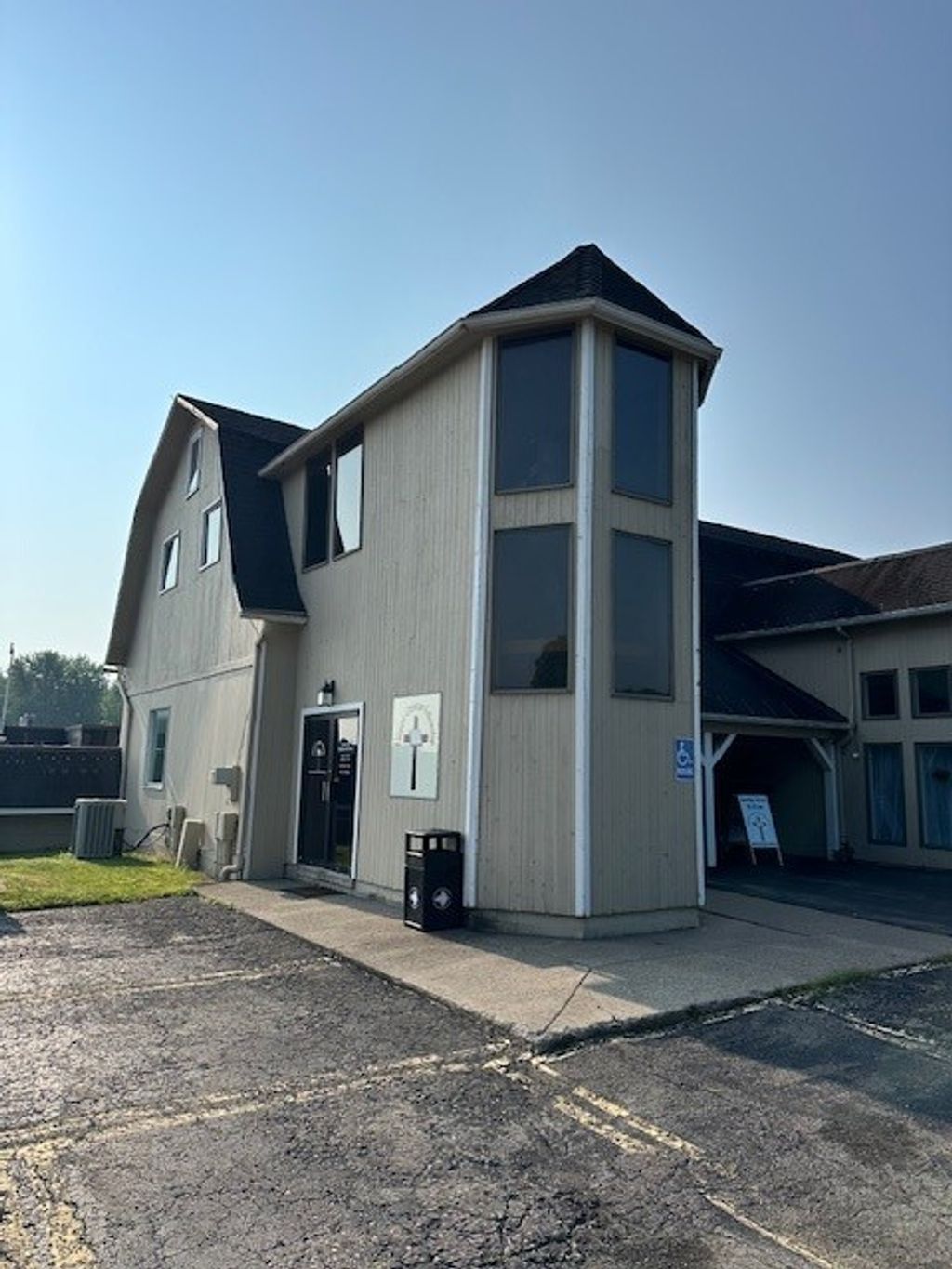 Photo of 4400 Nine Mile Point Road, Perinton, NY 14450 (MLS # R1622808)