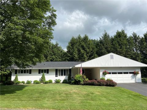 Photo of 4 Ravine N Park, Oneonta, NY 13820 (MLS # R1593511)