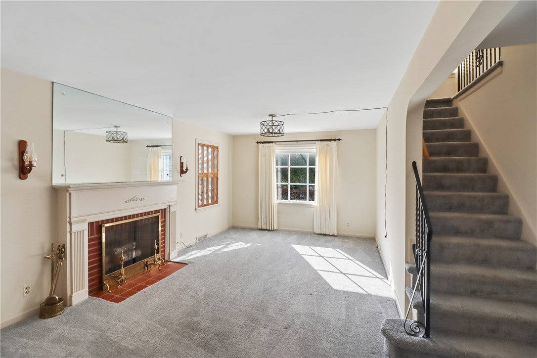 569 Barry Road