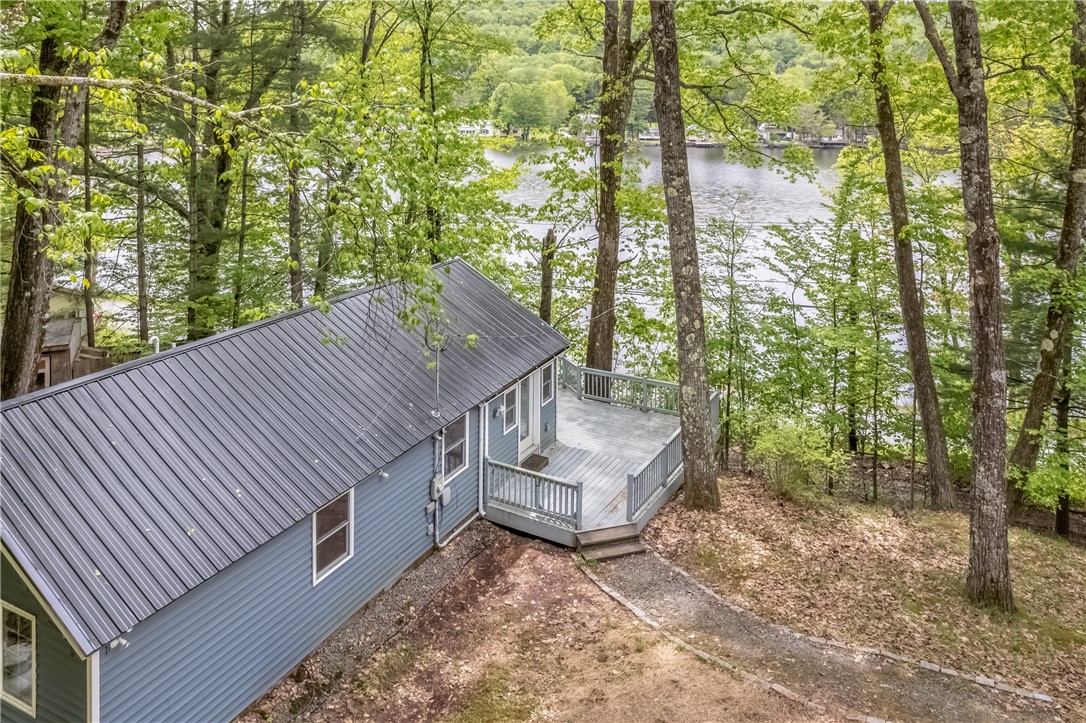 2712 Silver Lake Road, Hancock, New York image 1