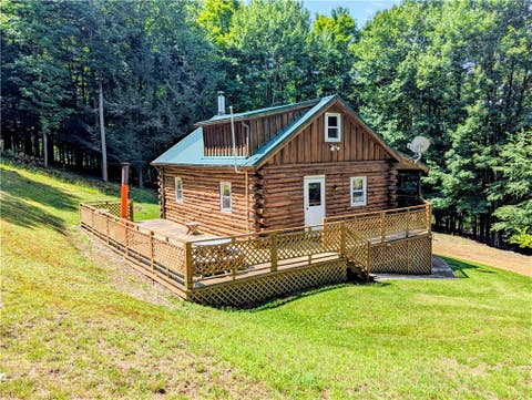 Photo for 351 Cahilly Road