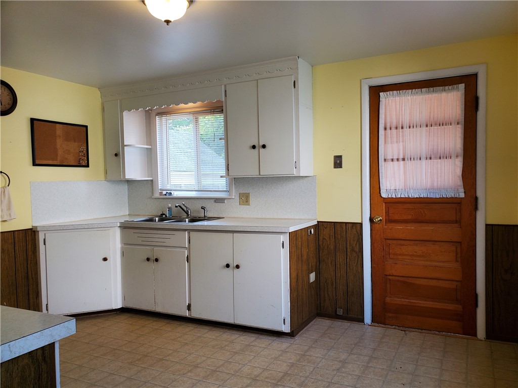 526 Winchester Street, Rochester, New York image 17