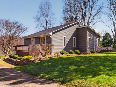 Homes For Sale - 3630 Reeves Road<br/> Wayne County, Marion, NY 14505