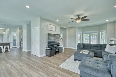Tiny photo for 215 Emery Run, Greece, NY 14612 (MLS # R1684387)