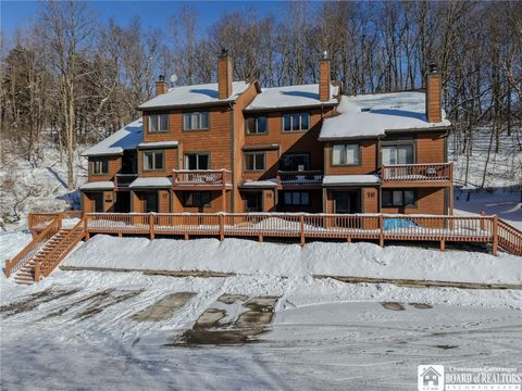 Condo For Sale - 16 Stone Ridge Rdg<br/> Cattaraugus County, Ellicottville, NY 14731