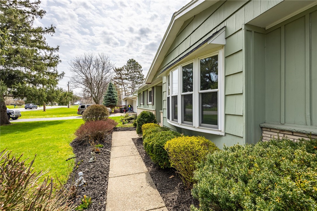 761 N Greece Road, Greece, New York image 35