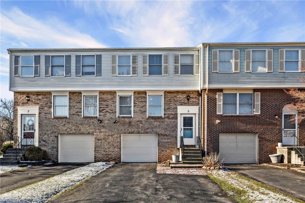 Photo of 5 Bramblewood Lane, Penfield, NY 14526 (MLS # R1667964)