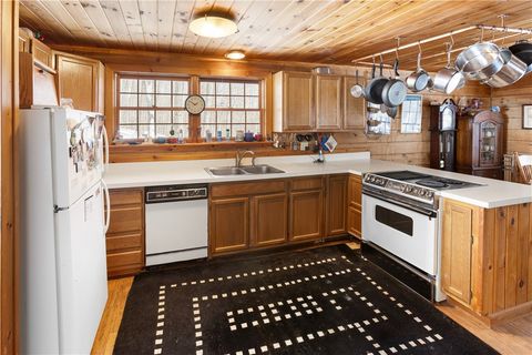 Tiny photo for 605 Cross Road, Middletown, NY 12455 (MLS # R1660511)