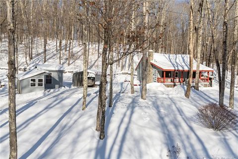 Tiny photo for 605 Cross Road, Middletown, NY 12455 (MLS # R1660511)