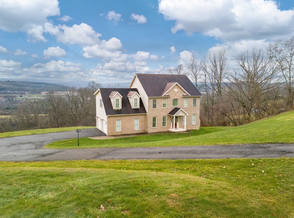 65 Hillside Drive