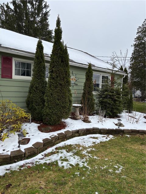 Photo of 24 E Camp Street, Auburn, NY 13021 (MLS # R1667568)