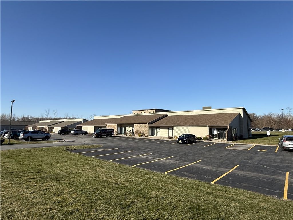 Photo of 31 Erie Canal Drive, Greece, NY 14626 (MLS # R1582190)