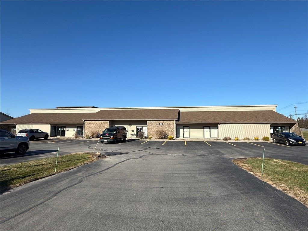 Photo of 31 Erie Canal Drive, Greece, NY 14626 (MLS # R1582190)