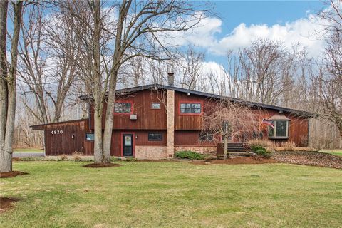Homes For Sale - 4820 Fox Road<br/> Farmington, NY 14522