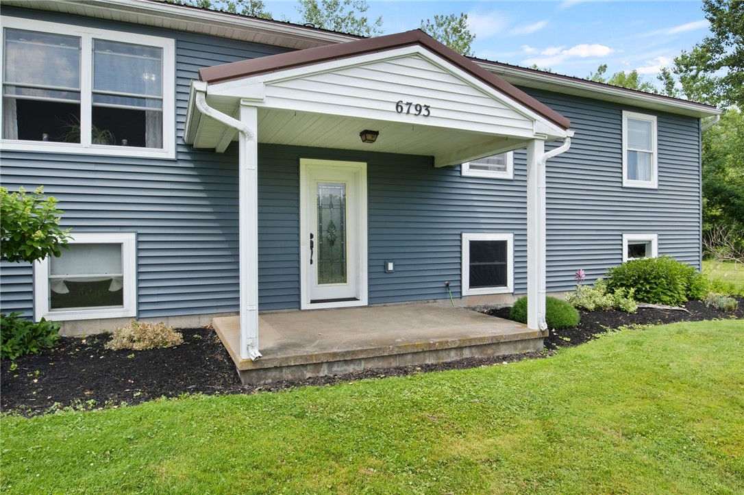 6793 E Port Bay Road