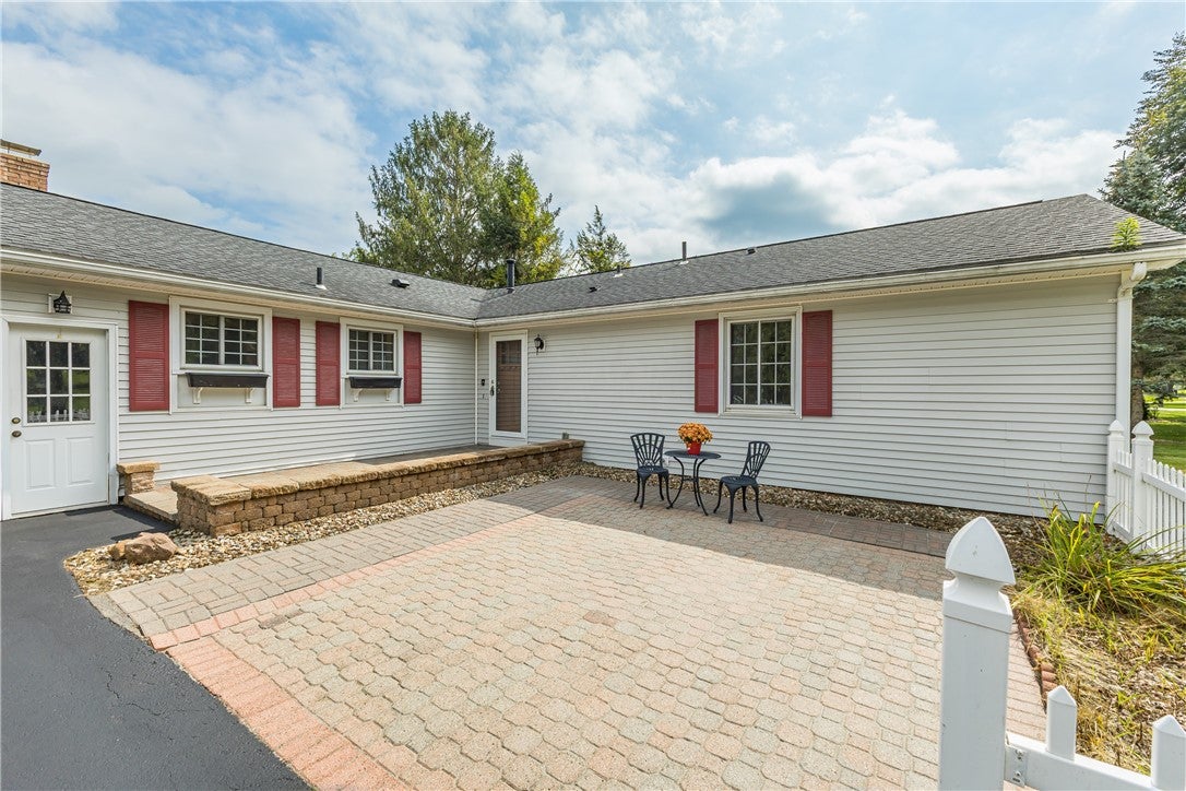 6 Enfield Drive