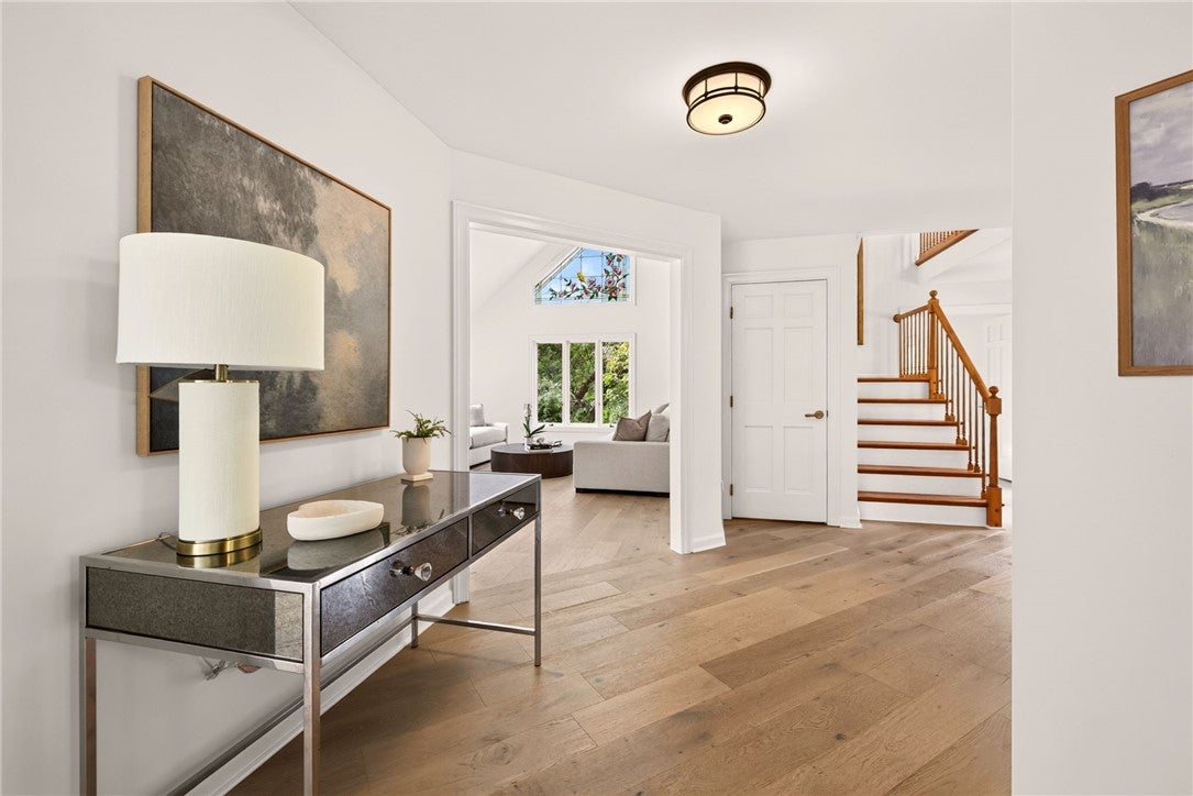 11 Pondview Drive