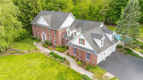 Photo of 10 Ponds Edge Way, Pittsford, NY 14534 (MLS # R1680209)