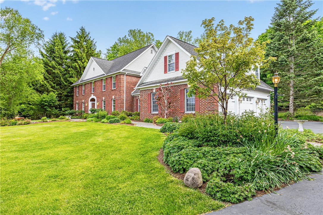 10 Ponds Edge Way