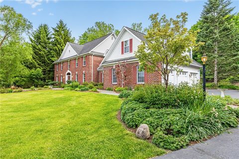 Tiny photo for 10 Ponds Edge Way, Pittsford, NY 14534 (MLS # R1680209)