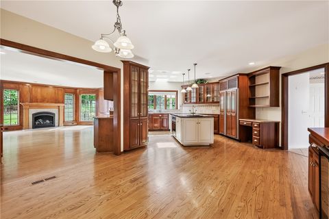 Tiny photo for 10 Ponds Edge Way, Pittsford, NY 14534 (MLS # R1680209)