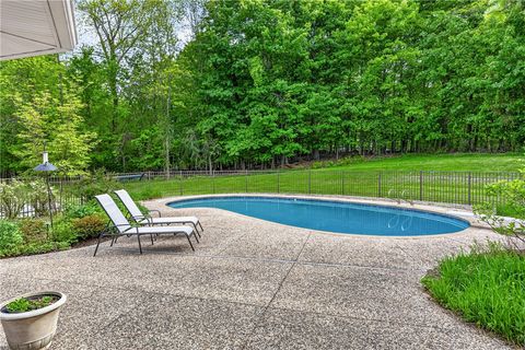 Tiny photo for 10 Ponds Edge Way, Pittsford, NY 14534 (MLS # R1680209)