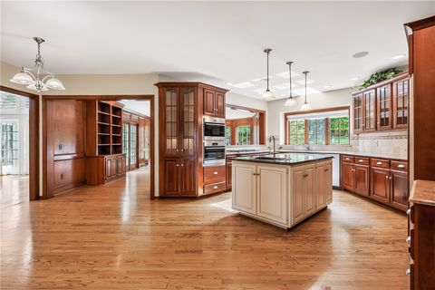 Tiny photo for 10 Ponds Edge Way, Pittsford, NY 14534 (MLS # R1680209)