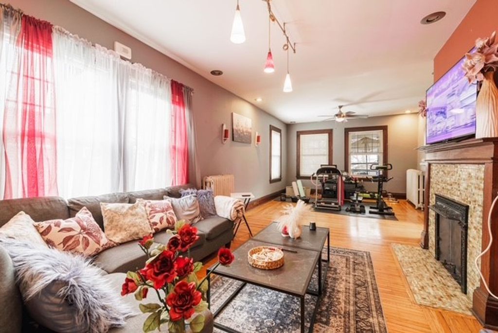 Photo of 185-187 Mt Vernon Avenue, Rochester, NY 14620 (MLS # R1663006)