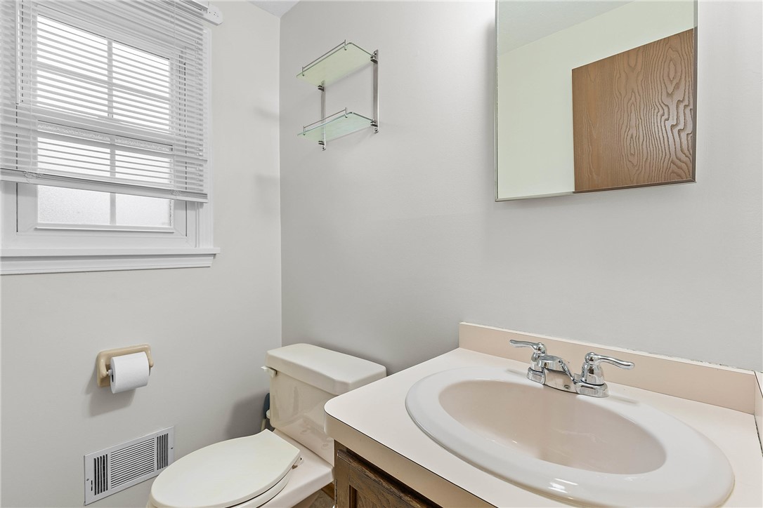7 Pine Brook Circle, Penfield, New York image 21