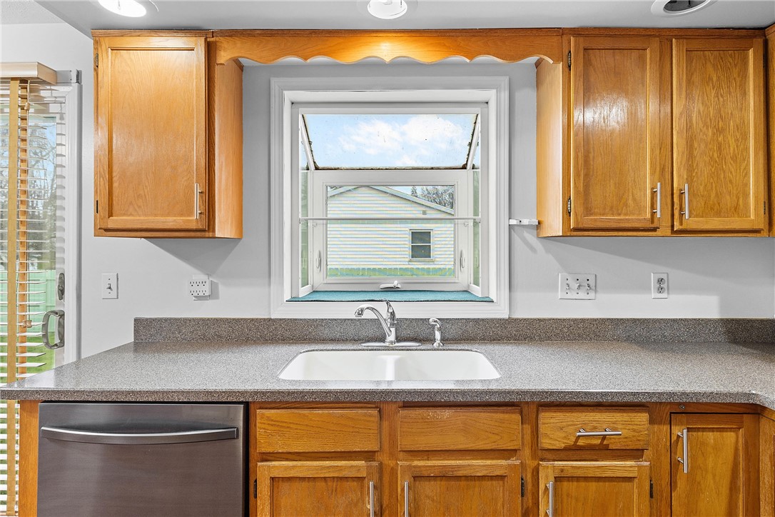 7 Pine Brook Circle, Penfield, New York image 12