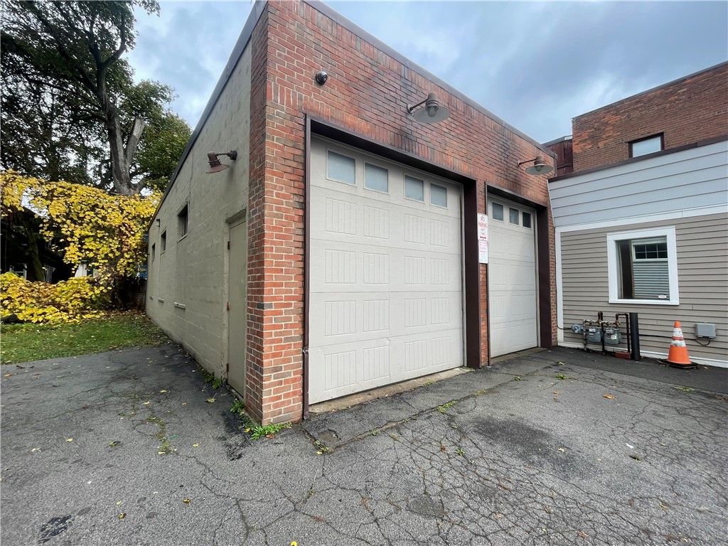 Photo of 308 Driving Park Avenue, Rochester, NY 14613 (MLS # R1646235)