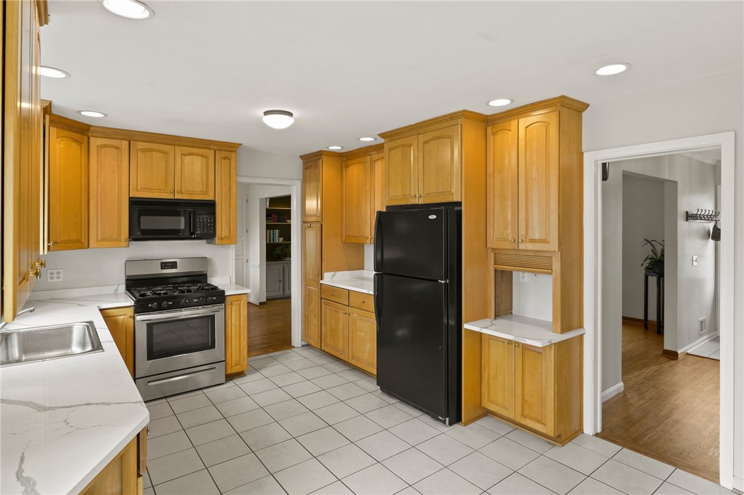 47 Leonard Crescent, Penfield, New York image 16