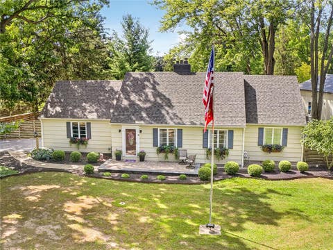 Photo for 9 Oakwood Ln